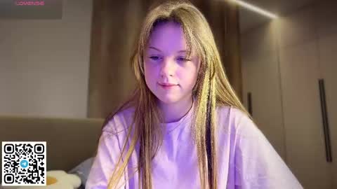 STEFI  Streams every day from 10 PM GTM1  online show from May 14, 10:30 pm