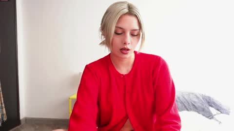 Stef online show from April 12, 8:02 pm