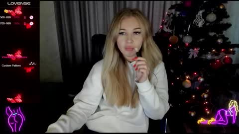 Stella  Cox online show from December 19, 8:54 am