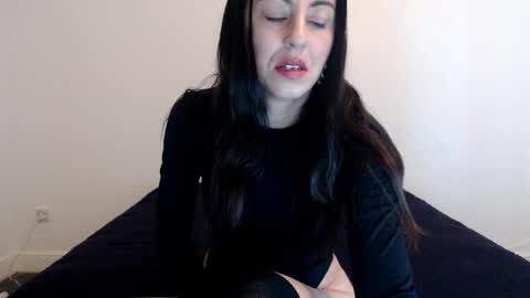 Stella John online show from April 2, 6:32 am