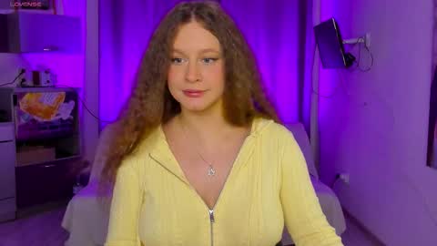 Snapshot of stella_pretty0 chatting on October 2, 12:26 pm Stella online show from October 2, 12:26 pm