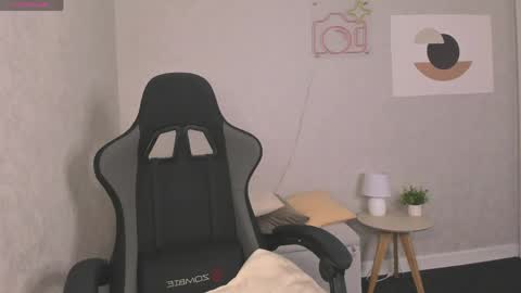 Stella online show from April 24, 12:40 pm