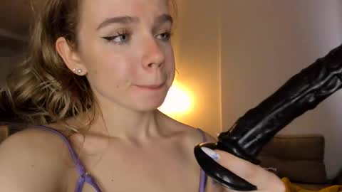 Snapshot of stella_vans chatting on October 22, 9:12 am Asella online show from October 22, 9:12 am