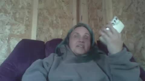 Stella online show from November 10, 8:00 pm