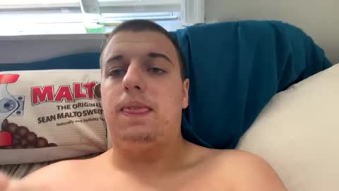 Snapshot of stepbro18 chatting on September 29, 3:22 pm Honestly Im a slut I have a high sex drive and I love talking to people off this platform  online show from September 29, 3:22 pm