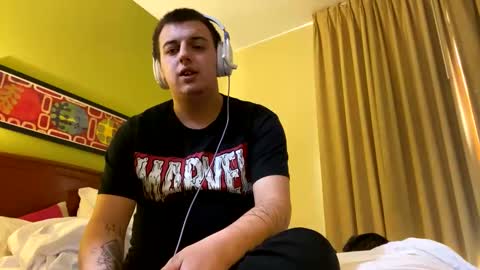 Snapshot of stepbro18 chatting on February 22, 9:26 pm Honestly Im a slut I have a high sex drive and I love talking to people off this platform  online show from February 22, 9:26 pm