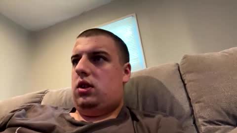 Snapshot of stepbro18 chatting on October 28, 6:42 pm Honestly Im a slut I have a high sex drive and I love talking to people off this platform  online show from October 28, 6:42 pm