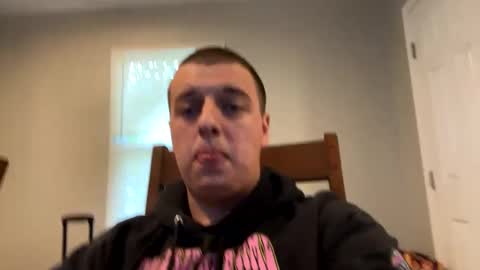 Snapshot of stepbro18 chatting on September 23, 4:12 pm Honestly Im a slut I have a high sex drive and I love talking to people off this platform  online show from September 23, 4:12 pm