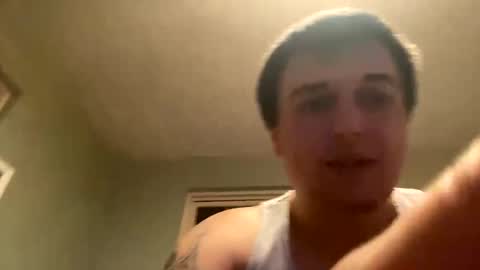 Snapshot of stepbro18 chatting on December 21, 12:09 am Honestly Im a slut I have a high sex drive and I love talking to people off this platform  online show from December 21, 12:09 am