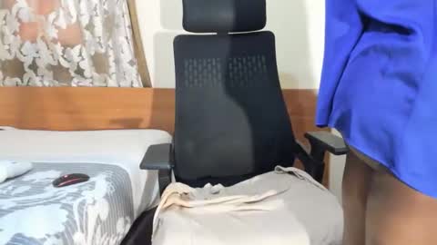 steph____3 online show from May 23, 1:51 pm