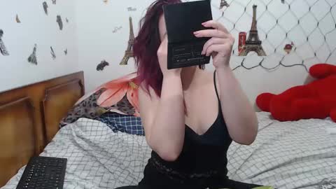 Stephanie   online show from March 4, 5:42 am