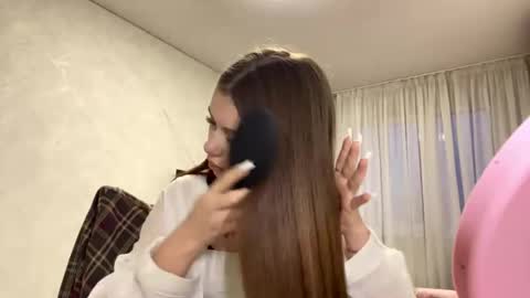 Stephani online show from April 23, 3:46 pm