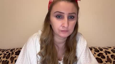 Stephany online show from January 12, 5:09 pm