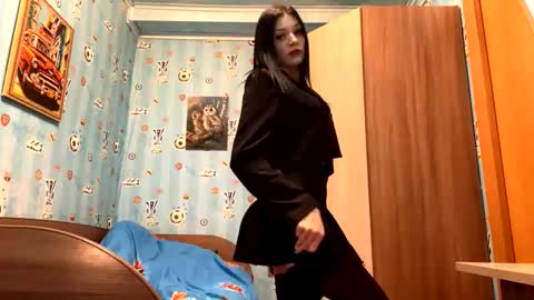 StephanI online show from November 21, 4:16 pm