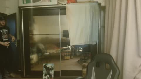 Steve Oakenshield son of John son of Vasyl online show from April 29, 7:19 pm