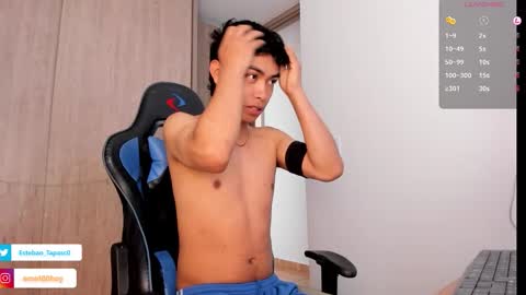 Snapshot of steven_twink07 chatting on October 21, 12:43 pm Esteban online show from October 21, 12:43 pm