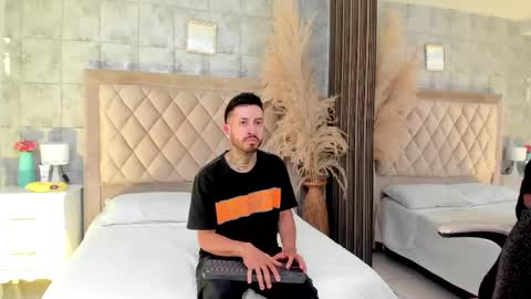 stevenandlaura_ online show from May 26, 10:38 pm