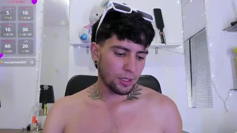 Manuel online show from May 21, 10:38 pm