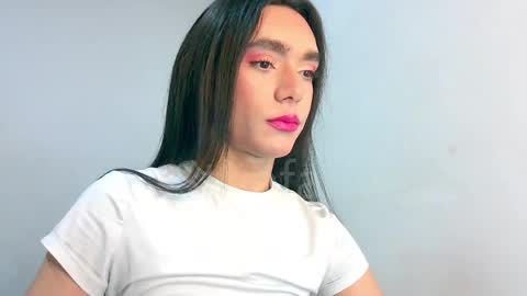 sthefany2512 online show from April 21, 12:58 am