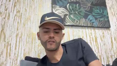 I am Estiben online show from March 12, 4:44 pm