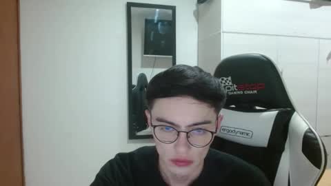 stiv_grant online show from February 2, 9:18 am