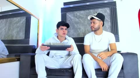 friends online show from February 14, 5:21 am