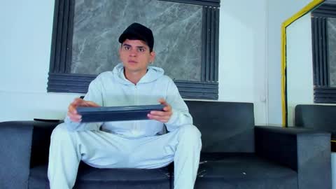 friends online show from February 19, 4:55 am