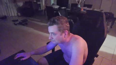 stoeprand92 online show from October 11, 2:38 am