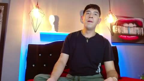 Axel online show from June 11, 8:07 pm