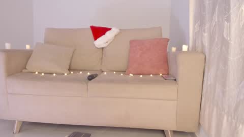 Zoe -INDEPENDENT MODEL online show from December 14, 9:51 am