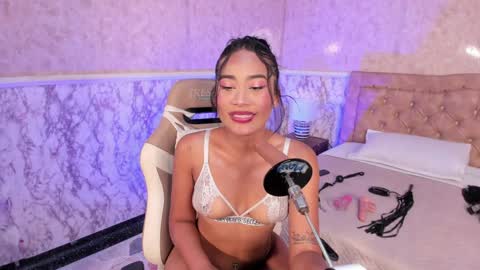 Stormy  online show from March 31, 4:57 am