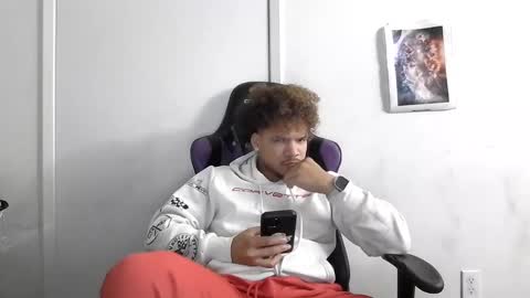 Snapshot of str8dj chatting on September 18, 4:16 am Dj online show from September 18, 4:16 am