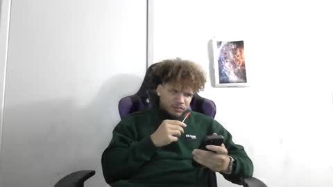 Snapshot of str8dj chatting on September 23, 4:17 am Dj online show from September 23, 4:17 am