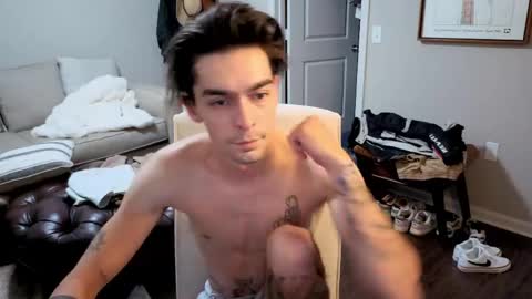 str8whiteboy21 online show from June 6, 11:38 am