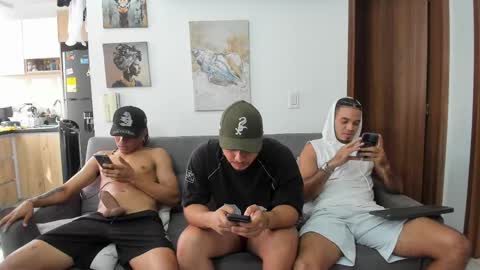 straight__friends online show from June 4, 2:34 pm