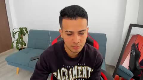 straight_boys_hornys online show from March 22, 1:37 pm