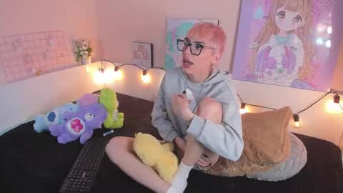 strawberry_kitty_ online show from November 9, 5:22 am