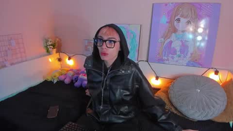 strawberry_kitty_ online show from November 3, 3:29 am