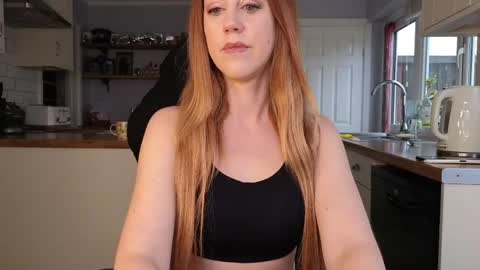 Amorina online show from March 1, 2:21 pm