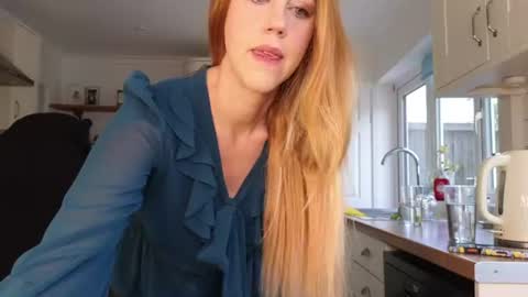 Amorina online show from August 5, 8:55 am
