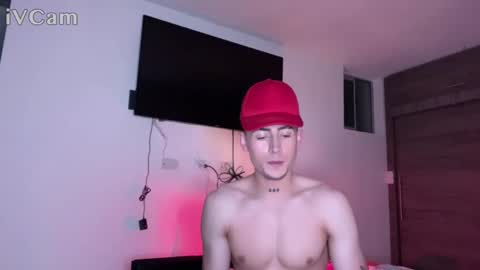 stronghardlatino online show from September 24, 3:02 am