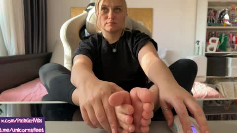 goddess online show from April 13, 2:43 pm