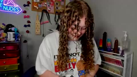 Strwbby online show from April 18, 6:04 am