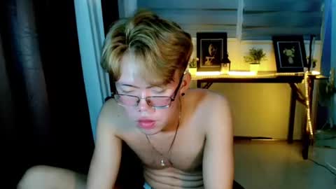 Su-jin online show from April 22, 6:15 pm