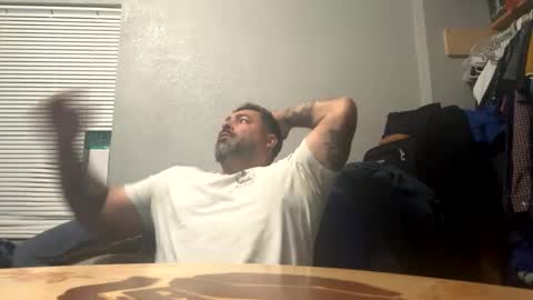 Snapshot of suavecito67 chatting on February 26, 2:19 am suavecito67 online show from February 26, 2:19 am