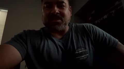 Snapshot of suavecito67 chatting on September 10, 2:01 am suavecito67 online show from September 10, 2:01 am