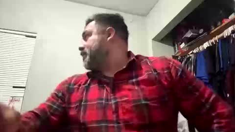 Snapshot of suavecito67 chatting on October 12, 11:47 am suavecito67 online show from October 12, 11:47 am