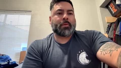 Snapshot of suavecito67 chatting on December 12, 12:38 am suavecito67 online show from December 12, 12:38 am