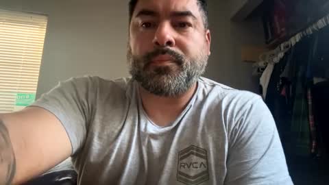 Snapshot of suavecito67 chatting on February 17, 3:55 pm suavecito67 online show from February 17, 3:55 pm