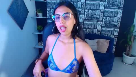 sub_scarlett_ online show from November 10, 12:52 pm